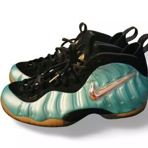 Size 10.5 - Nike Air Foamposite Pro "GENTLY USED"
